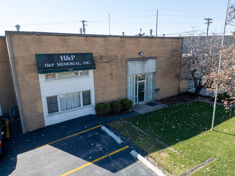 More Photos Of 4135 W 123rd St, Alsip Warehouse For Lease