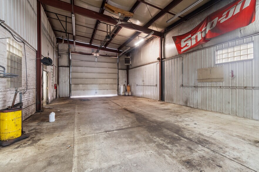 More Photos Of 4001 E 2nd St, Superior Auto Repair For Sale