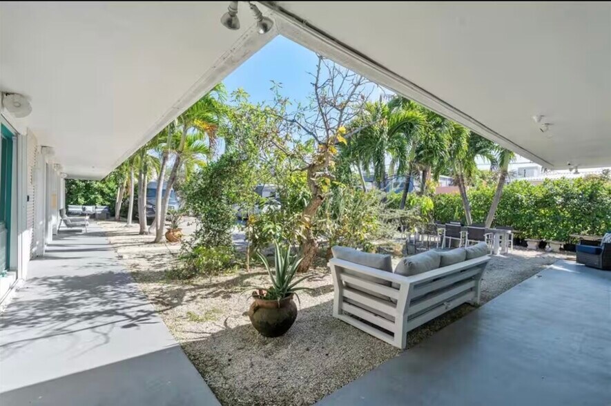 More Photos Of 333 Palm St, Hollywood Apartments For Sale