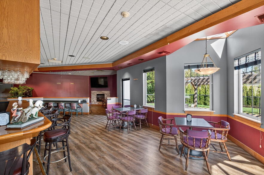 More Photos Of 1650 W Bakerview Rd, Bellingham Restaurant For Sale