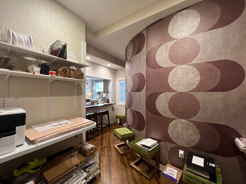 More Photos Of 21 South Ave, New Canaan Storefront Retail Office For Lease