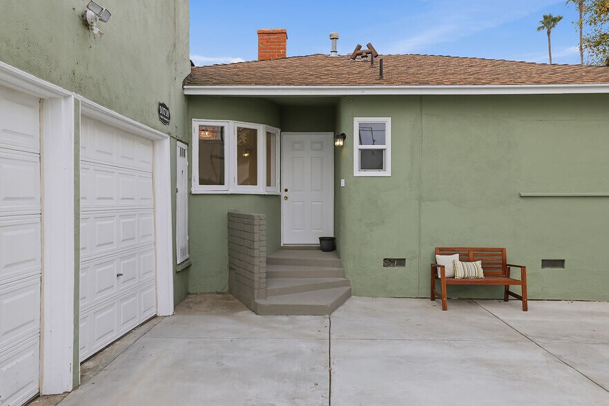 More Photos Of 10714 Valley Spring Ln, North Hollywood Apartments For Sale