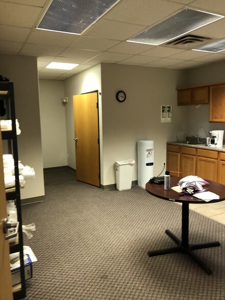 More Photos Of 1515 E Cleveland Ave, Monett Office For Lease