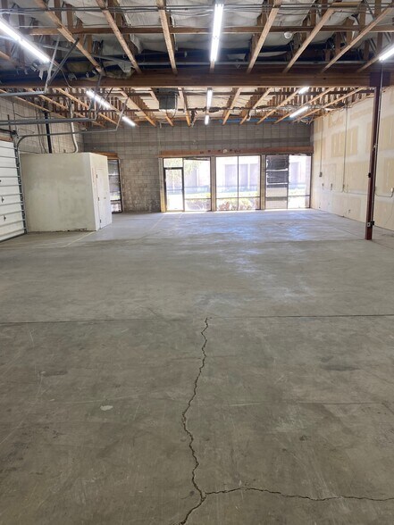 More Photos Of 5032 Amelia Earhart, Salt Lake City Light Manufacturing For Sale