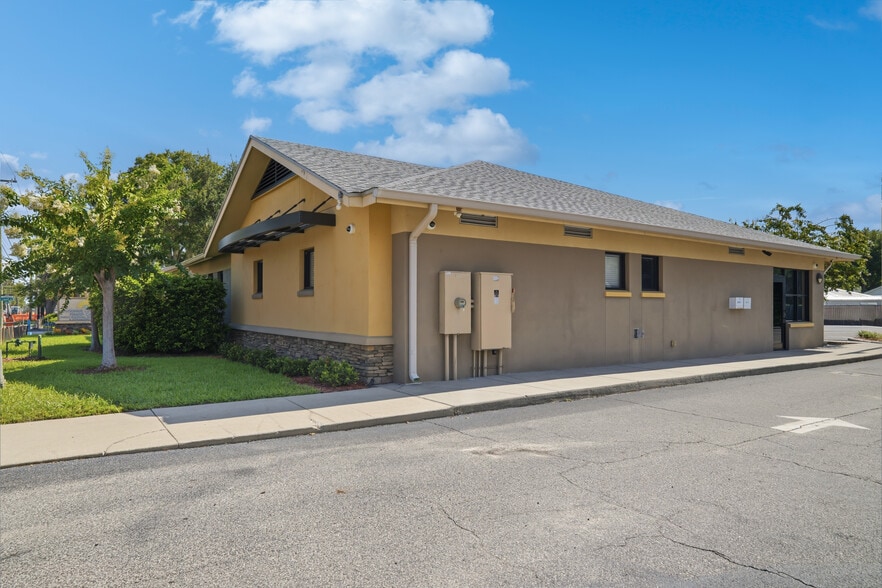 More Photos Of 1729 Lakeland Hills Blvd, Lakeland Medical For Sale