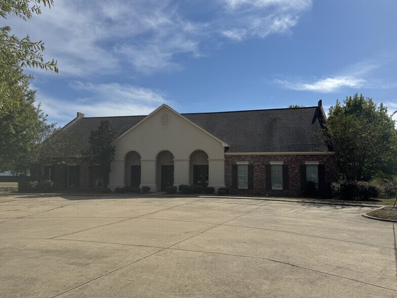 Primary Photo Of 307 Highland Park Cove, Ridgeland Office For Lease