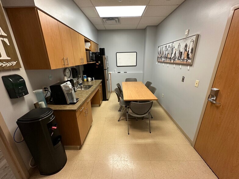 More Photos Of 2900 Interstate 35, Denton Medical For Lease