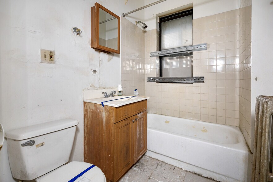 More Photos Of 5501 W Quincy St, Chicago Apartments For Sale