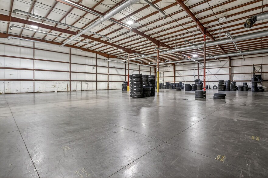 More Photos Of 1500 Dismuke Dr, Farmington Distribution For Sale