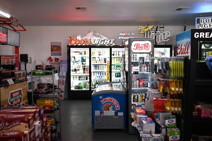 More Photos Of 1722 Cimarron Trl, Wichita Falls Specialty For Sale