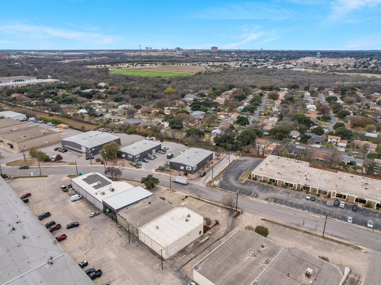 More Photos Of 5810 Rittiman Plz, San Antonio Warehouse For Lease