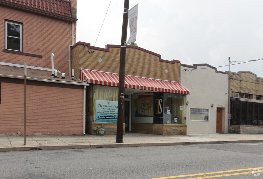 More Photos Of 2019 Bunker Hill Rd NE, Washington Storefront For Sale
