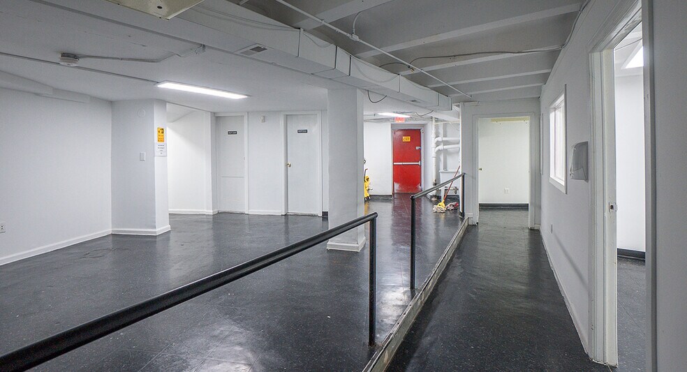 More Photos Of 3016 Martin Luther King Jr Ave SE, Washington Office For Sale