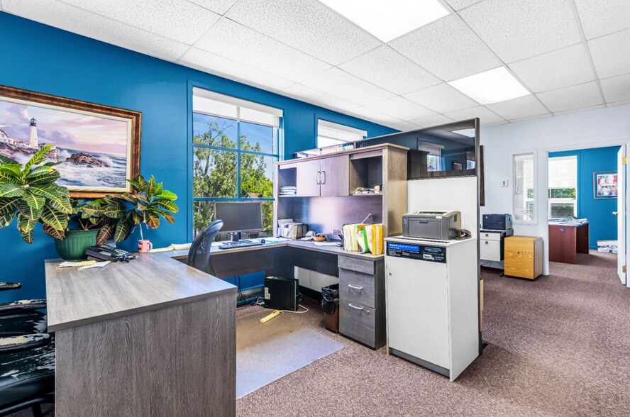 More Photos Of 1226 Ch Du Coteau-Rouge, Longueuil Office For Sale