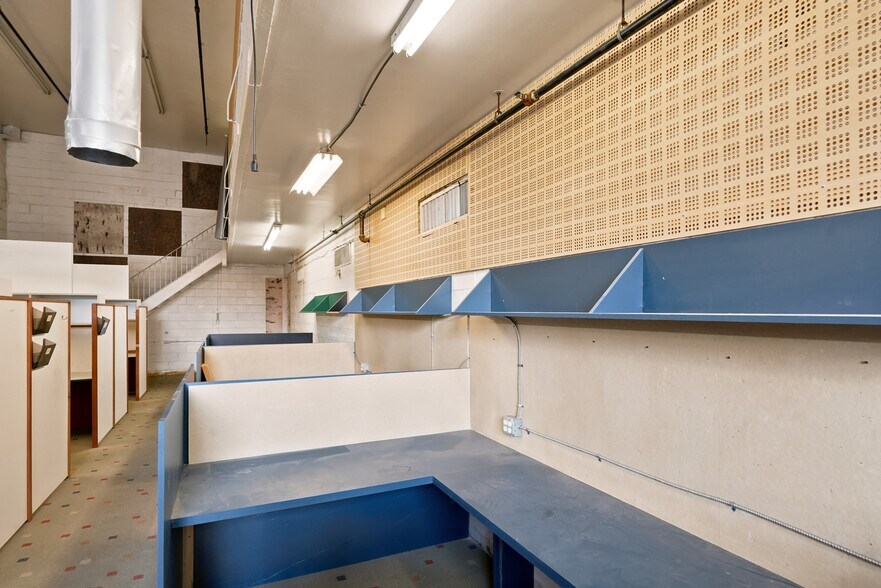 More Photos Of 931 Brentwood Rd NE, Washington Warehouse For Lease