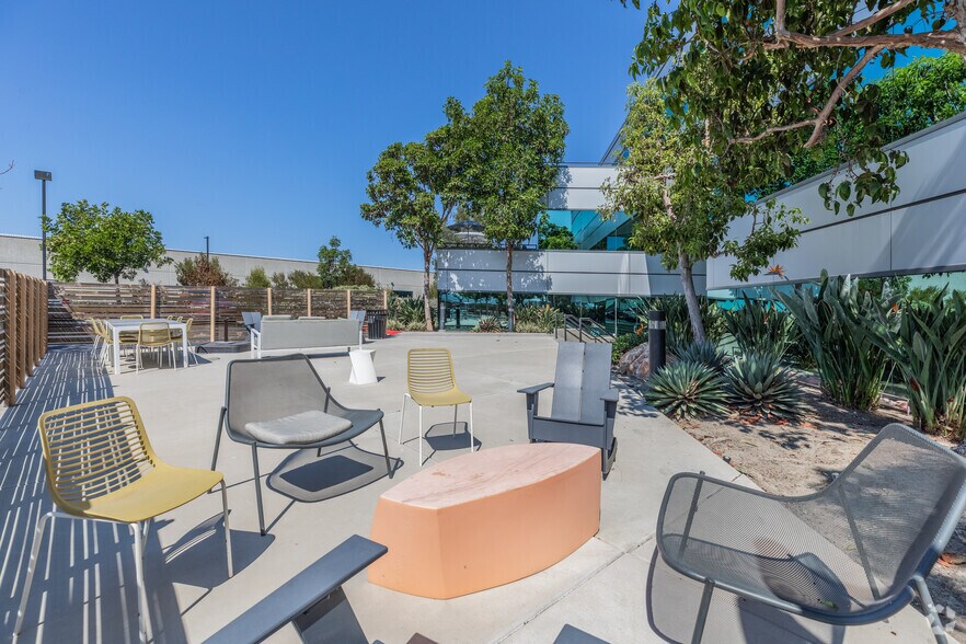 More Photos Of 5963 La Place Ct, Carlsbad Office For Lease