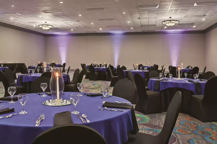 More Photos Of 2540 Meacham Blvd, Fort Worth Hotel For Sale