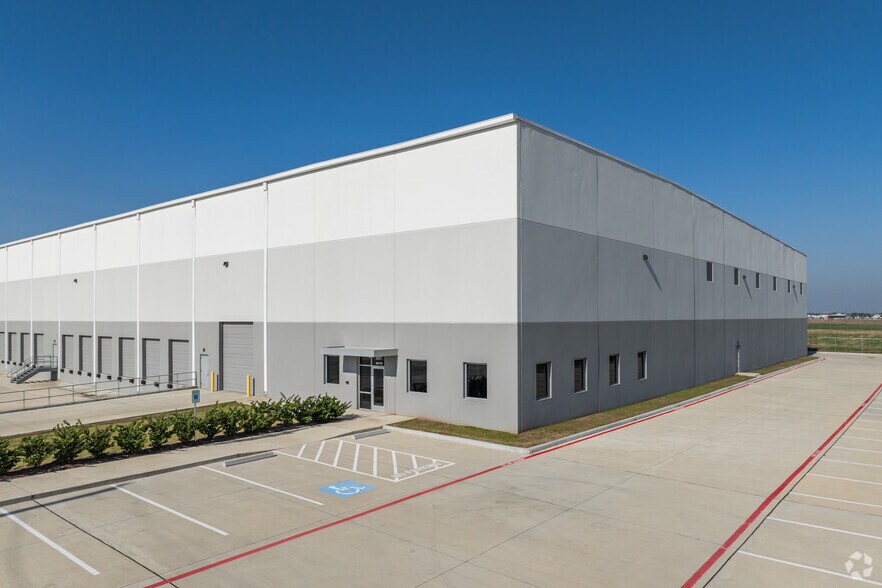 More Photos Of 5477 Business Park Dr, Rosenberg Warehouse For Sale