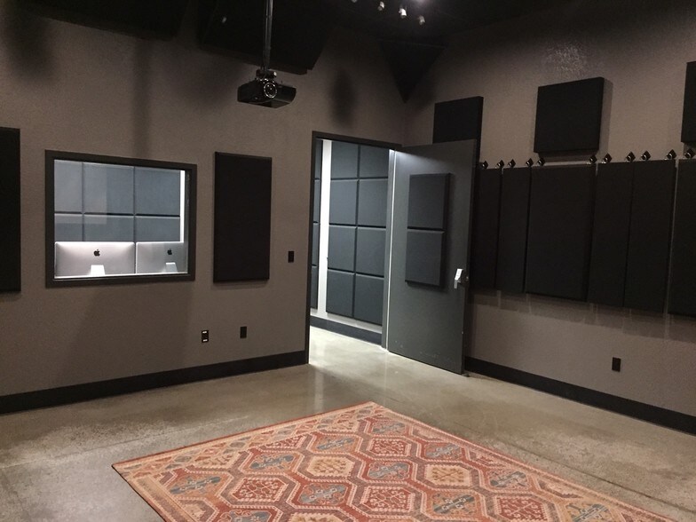 More Photos Of 4416 Yankee Hill Rd, Rocklin Warehouse For Lease