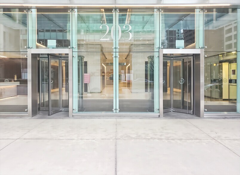 More Photos Of 203 N LaSalle St, Chicago Office For Lease