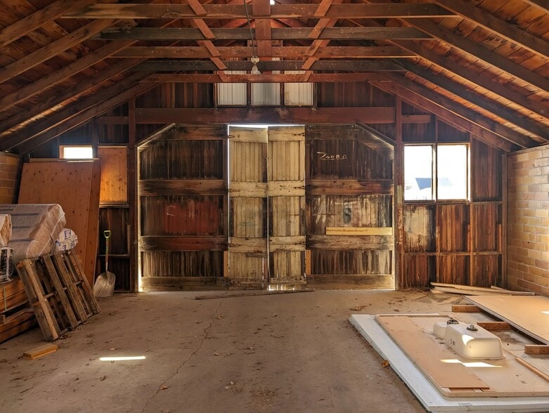 More Photos Of 120 N Broadway, Wells Flex For Sale