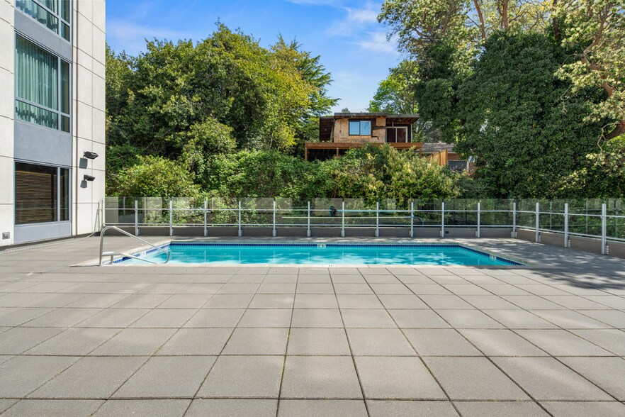 More Photos Of 22406 Pacific Highway South, Des Moines Hotel For Sale