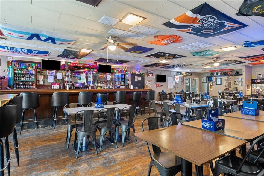 More Photos Of 104 Taylorville Rd, Taylorville Restaurant For Sale