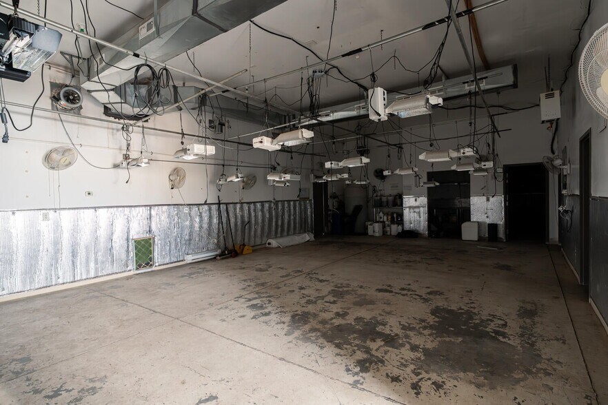 More Photos Of 2831 59th Ln, Boone Specialty For Sale