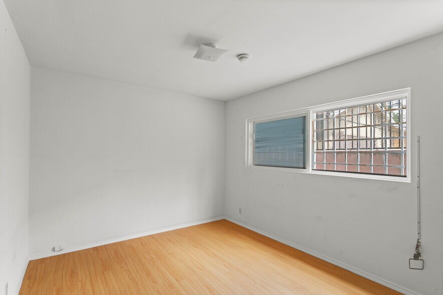More Photos Of 1053 S Oxford Ave, Los Angeles Apartments For Sale