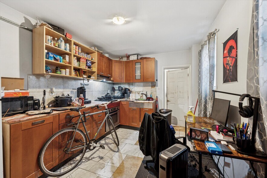 More Photos Of 1353 Christian St, Philadelphia Multifamily For Sale