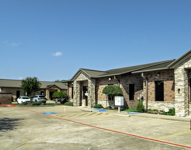 More Photos Of 15410 Ridge Park Dr, Houston Office For Sale