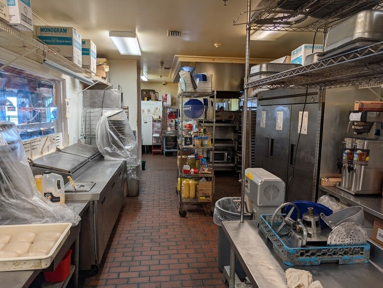 More Photos Of 1337 Baytree Rd, Valdosta General Retail For Sale