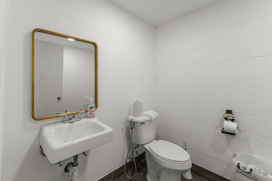 More Photos Of 14730 Champaign Rd, Allen Park Storefront Retail Office For Sale