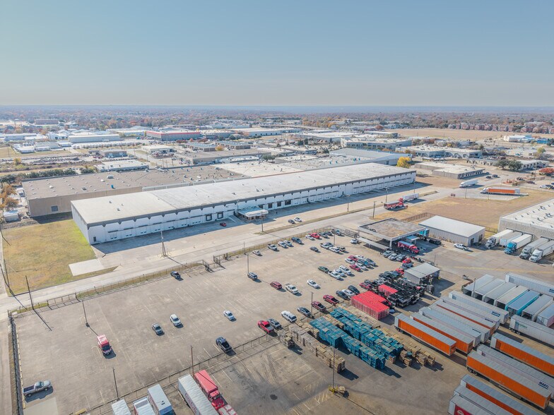 More Photos Of 8330 Endicott Ln, Dallas Warehouse For Lease