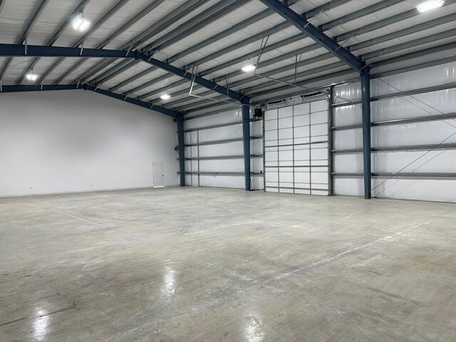 More Photos Of 18901 Ashley Rd, Houston Unknown For Lease