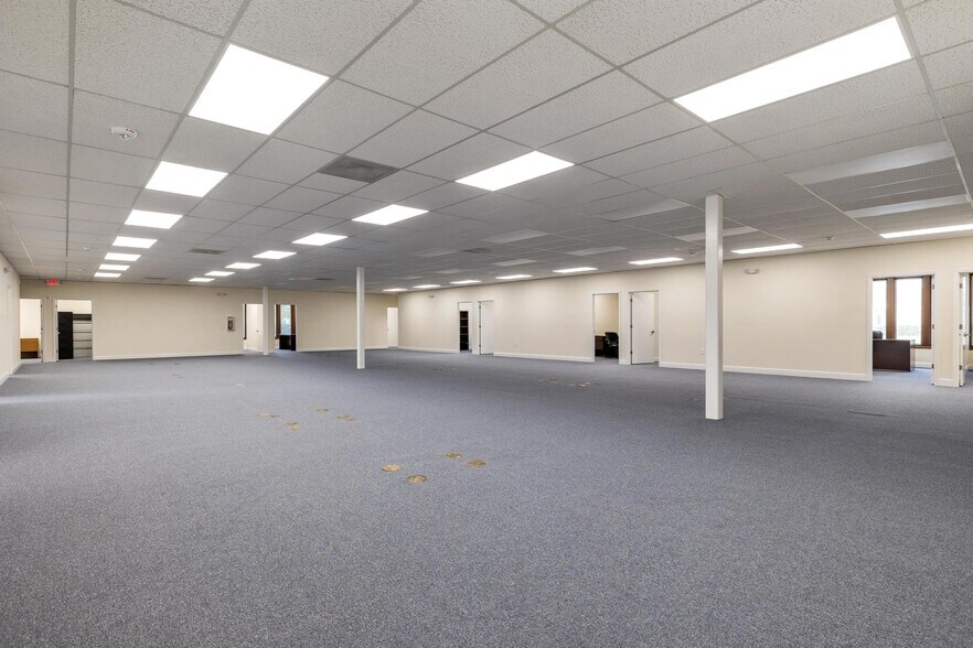 More Photos Of 15055 SW 122nd Ave, Miami Office For Sale