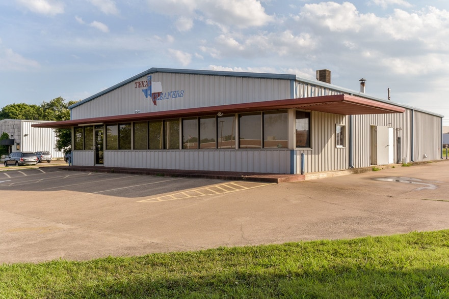 More Photos Of 124 Faircrest Dr, Cleburne Freestanding For Lease