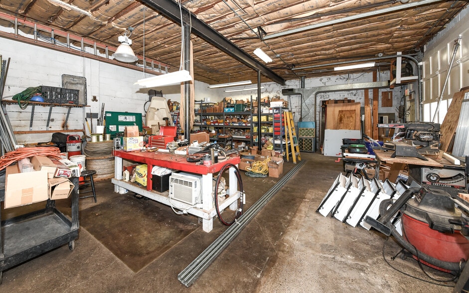 More Photos Of 309 Lynwood Ave, Jenkintown Warehouse For Sale