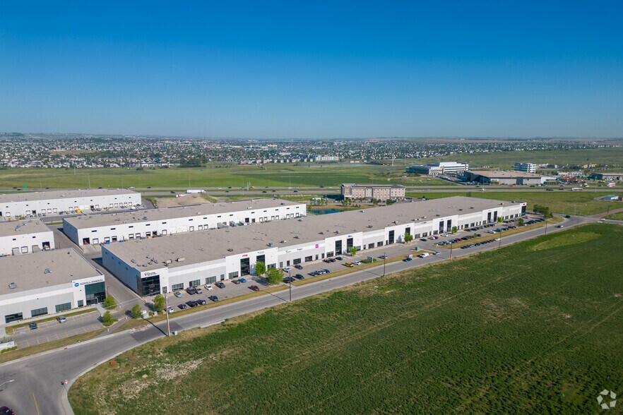 More Photos Of 10221 15th St NE, Calgary Manufacturing For Lease