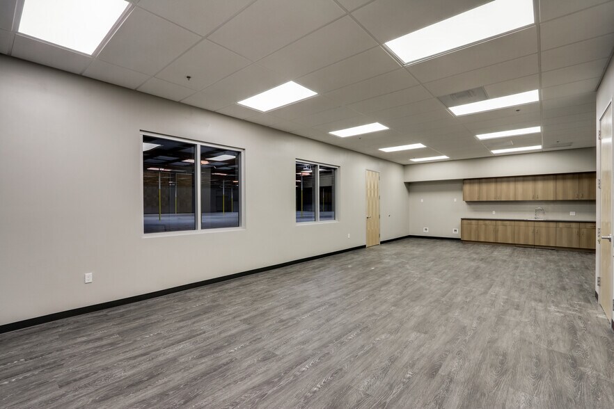 More Photos Of 4519 Everett Ave, Vernon Manufacturing For Lease