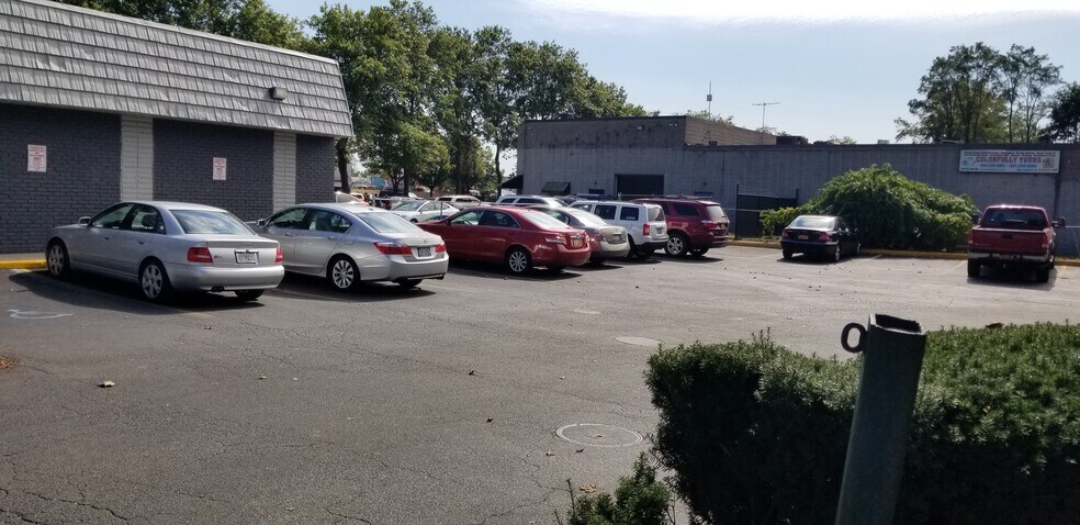 More Photos Of 630 Pine Aire Dr, Bay Shore Freestanding For Lease