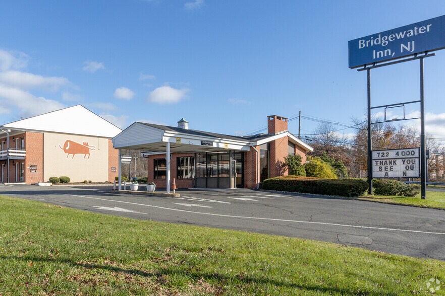 Primary Photo Of 1271 US Highway 22, Bridgewater Hotel For Sale