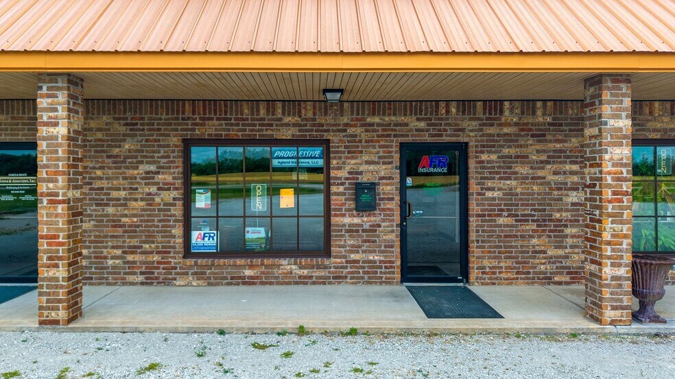 More Photos Of 19095 S 125 Hwy, Fairland General Retail For Sale