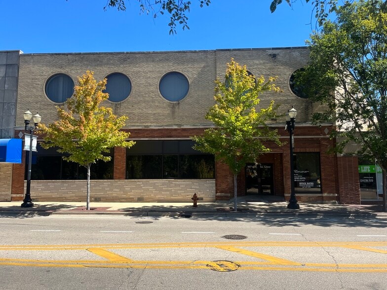 More Photos Of 105-115 S Grove Ave, Elgin Medical For Lease