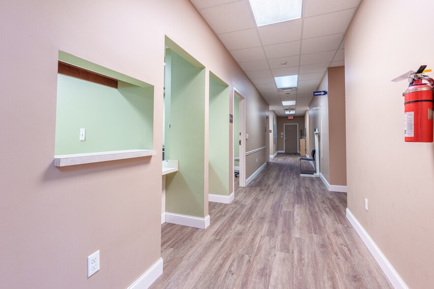 More Photos Of 727 Cox Creek Pky, Florence Healthcare For Sale