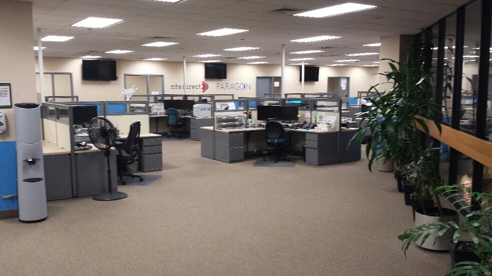 More Photos Of 41 Main St, Bolton Light Manufacturing For Lease