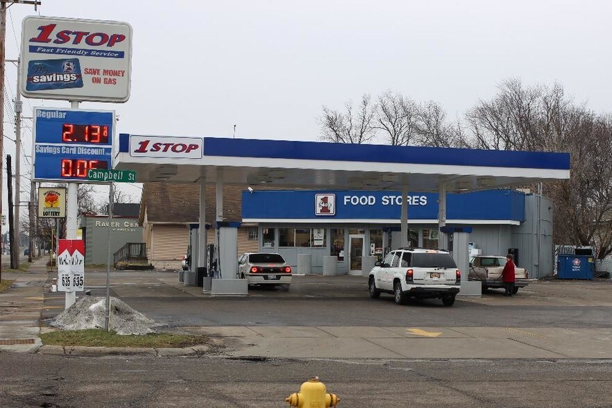 More Photos Of 3910 Fenton Rd, Flint Convenience Store For Sale