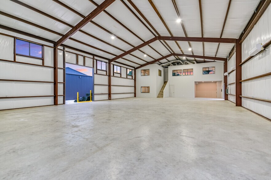 Primary Photo Of 15210 Fitzhugh Rd, Austin Warehouse For Sale