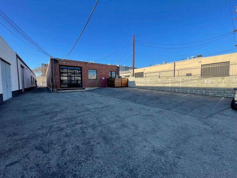 More Photos Of 110 E Santa Anita, Burbank Movie Radio TVStudio For Lease