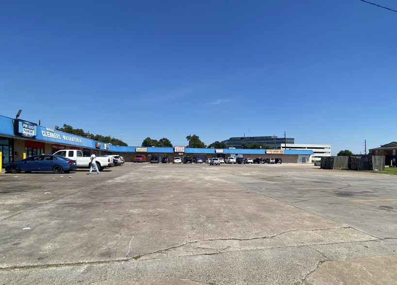 Primary Photo Of 8104 W Tidwell Rd, Houston Land For Lease